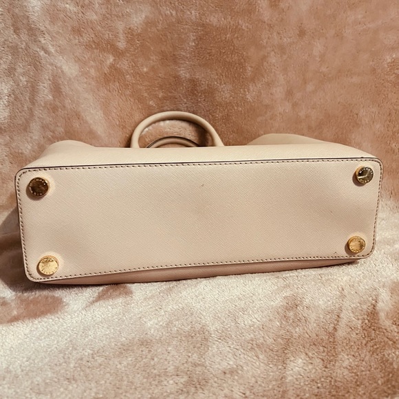 Michael Kors Bag - Picture 2 of 6